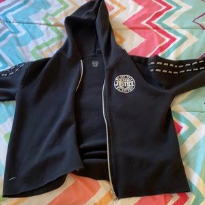 I’m selling a zip up jacket